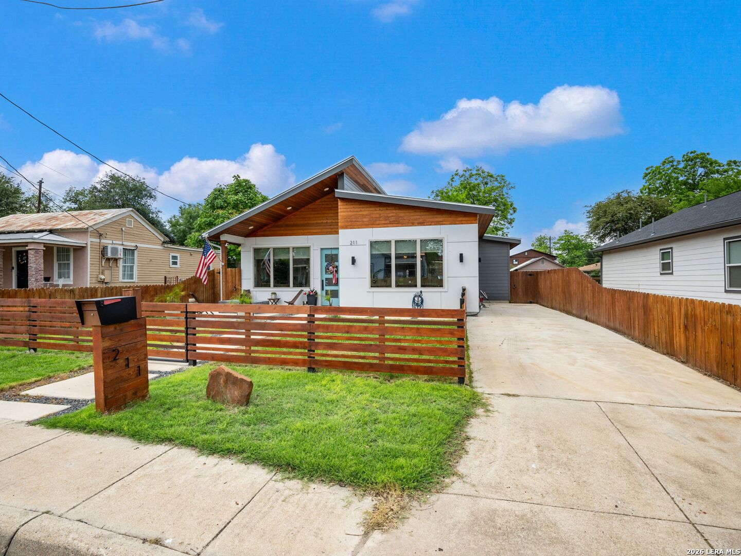 211 W Lubbock Street San Antonio TX 78204