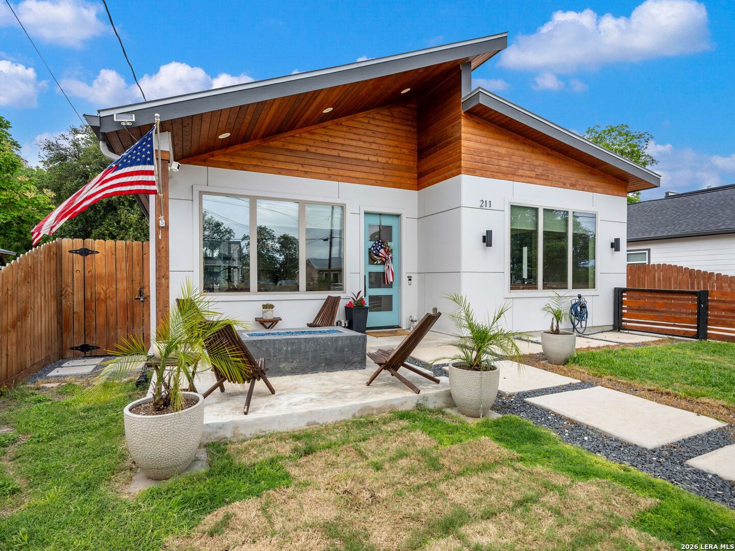 211 W Lubbock Street San Antonio TX 78204