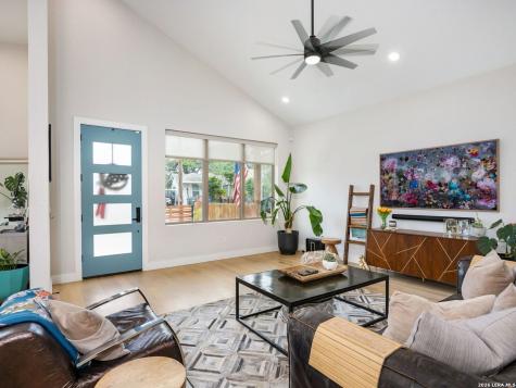 211 W Lubbock Street San Antonio TX 78204