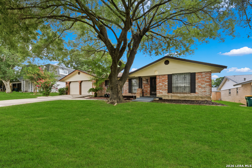 323 Madrid Universal City TX 78148