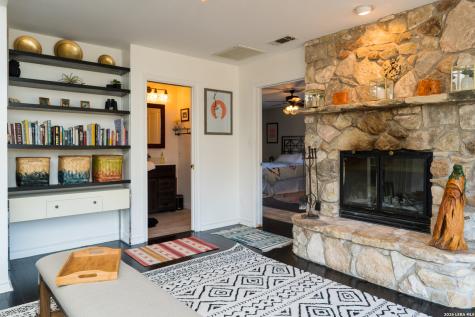 810 Oakwood San Marcos TX 78666