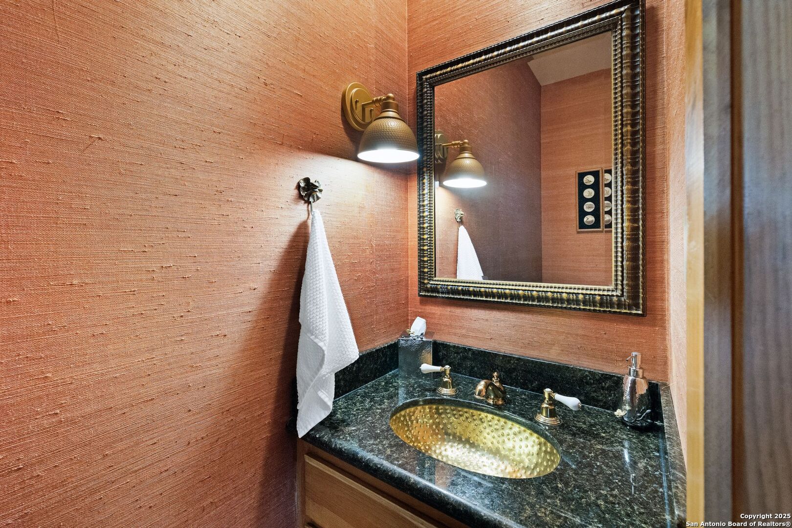 27170 Toutant Beauregard Boerne TX 78006