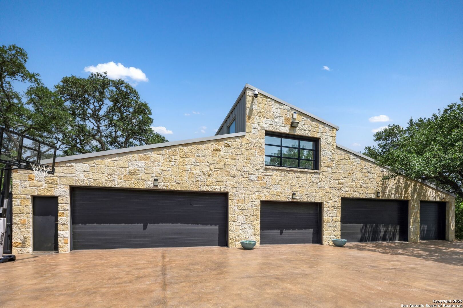 27170 Toutant Beauregard Boerne TX 78006