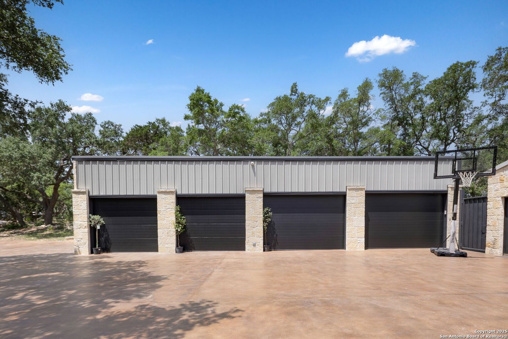 27170 Toutant Beauregard Boerne TX 78006