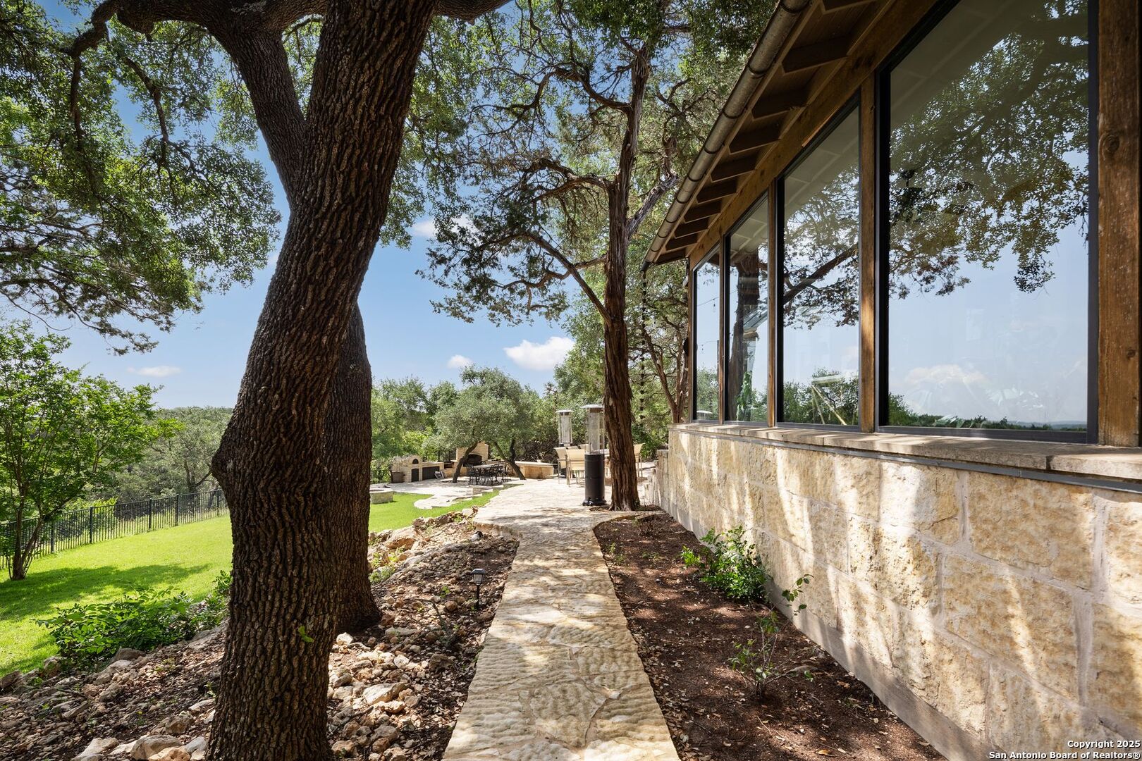 27170 Toutant Beauregard Boerne TX 78006