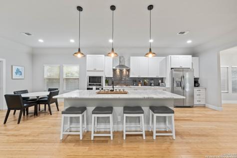 422 E Woodlawn Avenue San Antonio TX 78212
