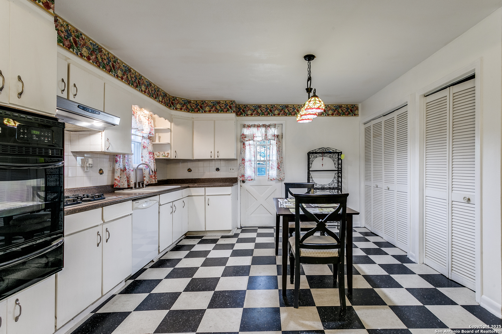 2643 W Craig Place San Antonio TX 78228