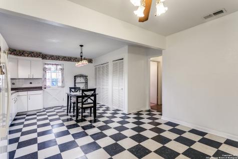 2643 W Craig Place San Antonio TX 78228