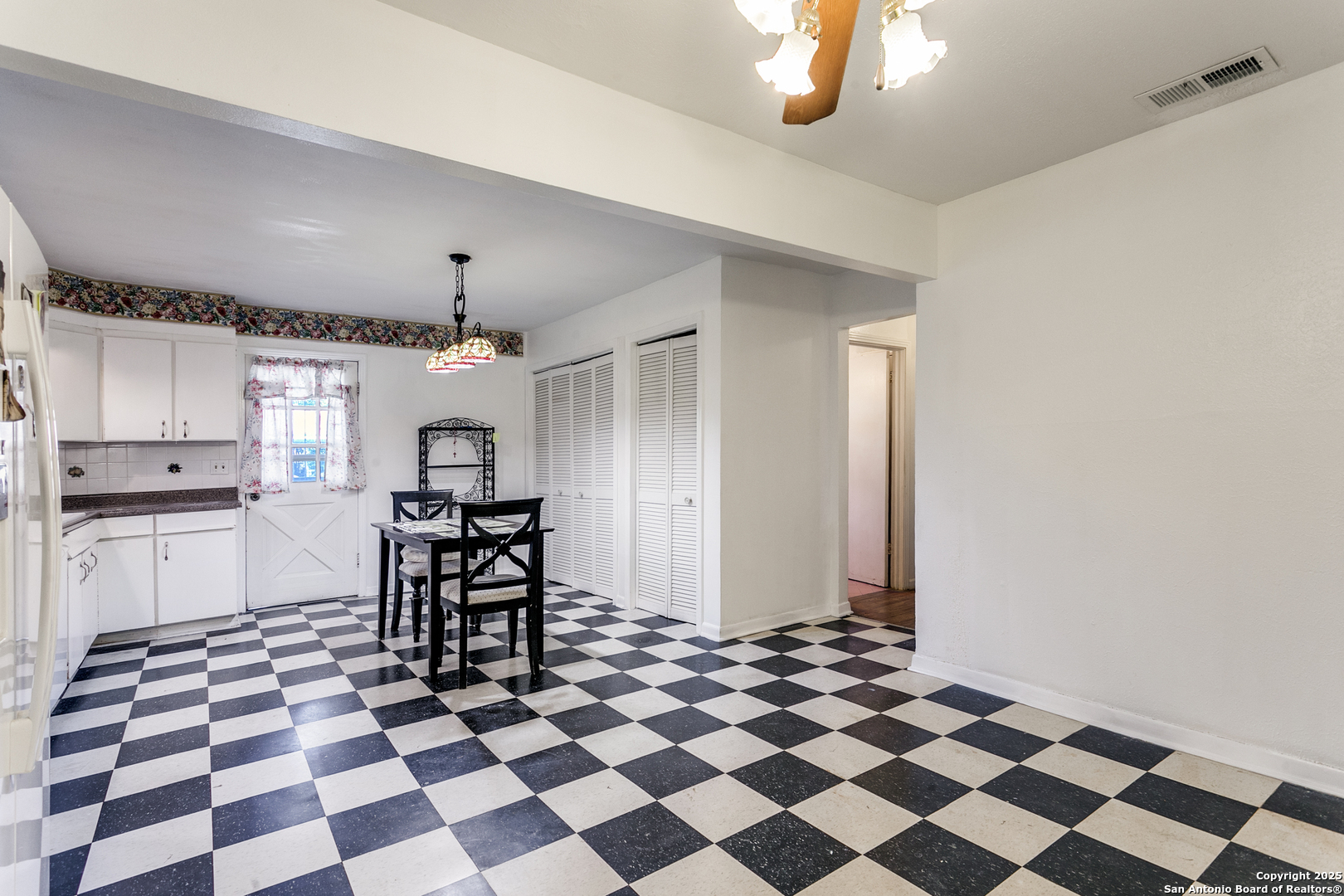 2643 W Craig Place San Antonio TX 78228