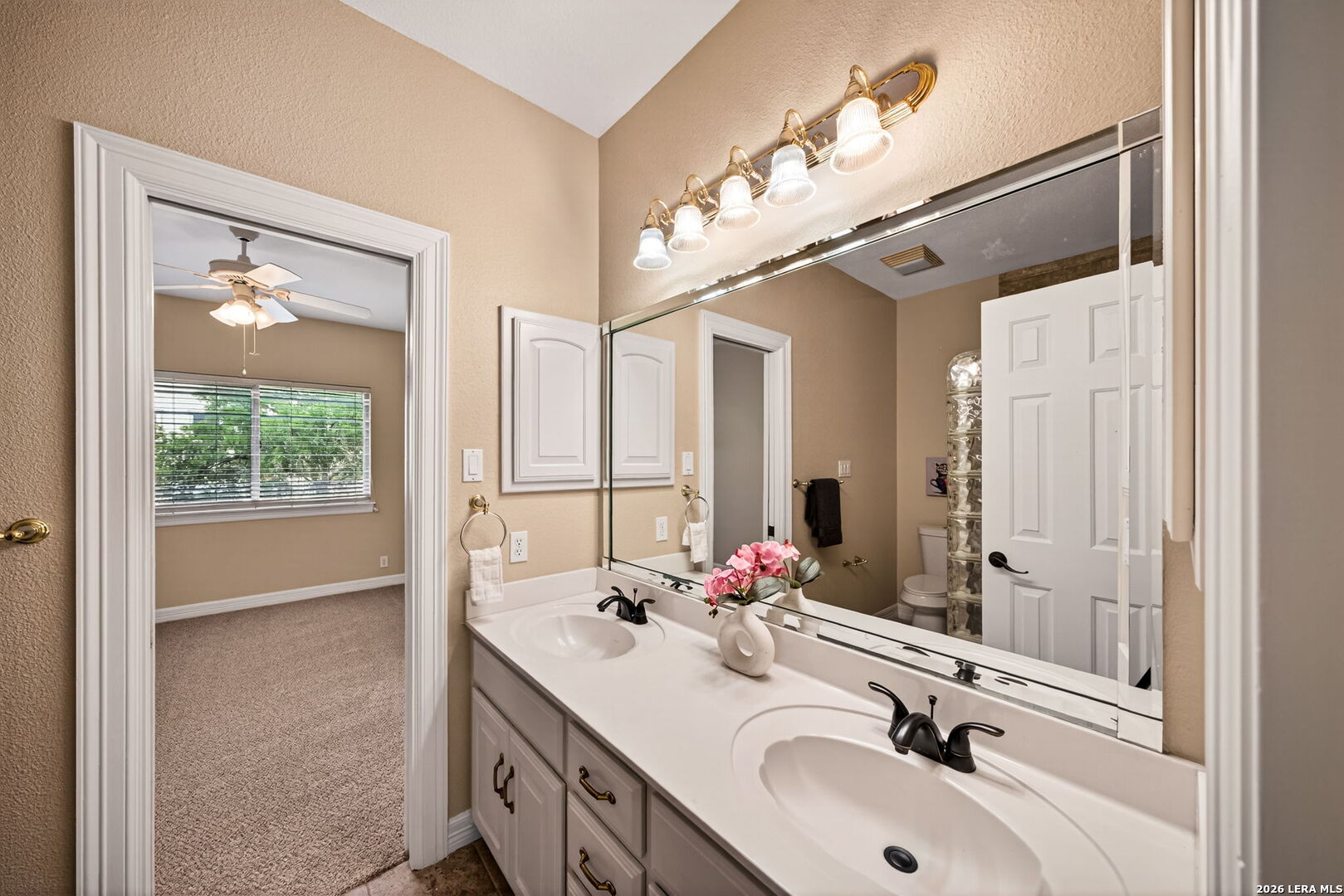 31 Royal Waters Drive San Antonio TX 78248