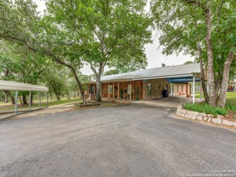 1004 Bluebonnet Lane Adkins TX 78101