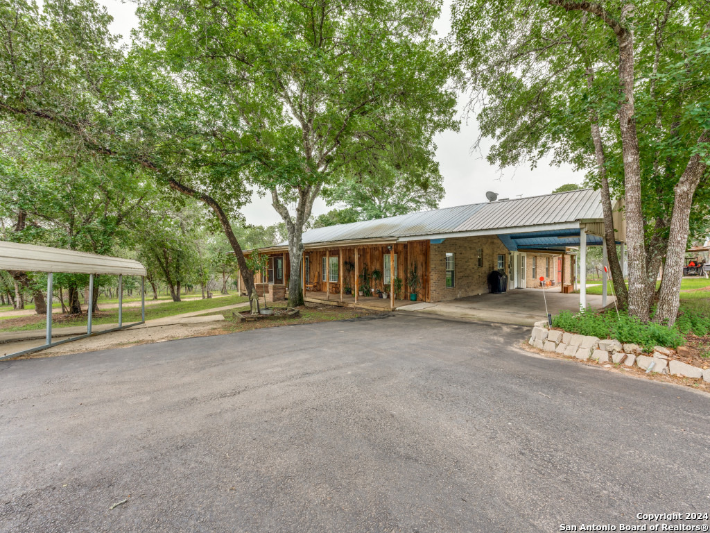 1004 Bluebonnet Lane Adkins TX 78101