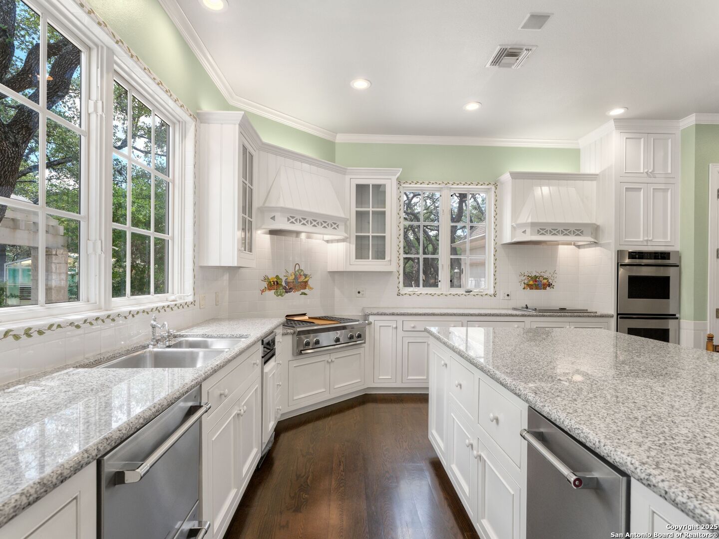 100 Tomahawk Trail San Antonio TX 78232