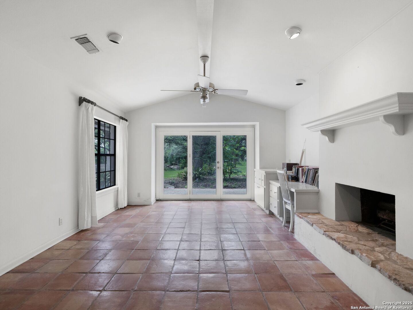 100 Tomahawk Trail San Antonio TX 78232