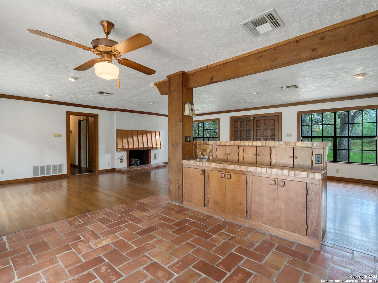 100 Tomahawk Trail San Antonio TX 78232
