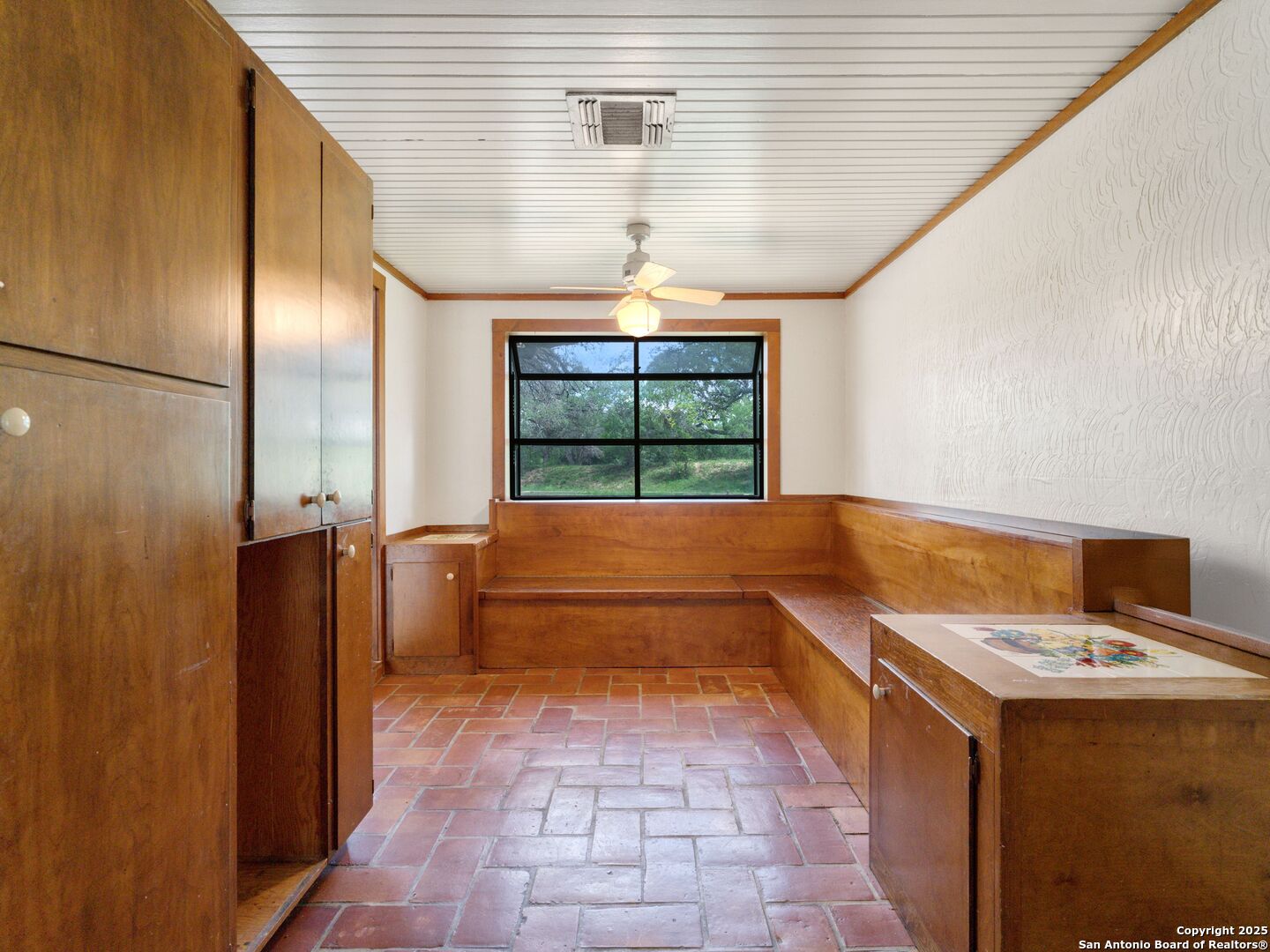 100 Tomahawk Trail San Antonio TX 78232