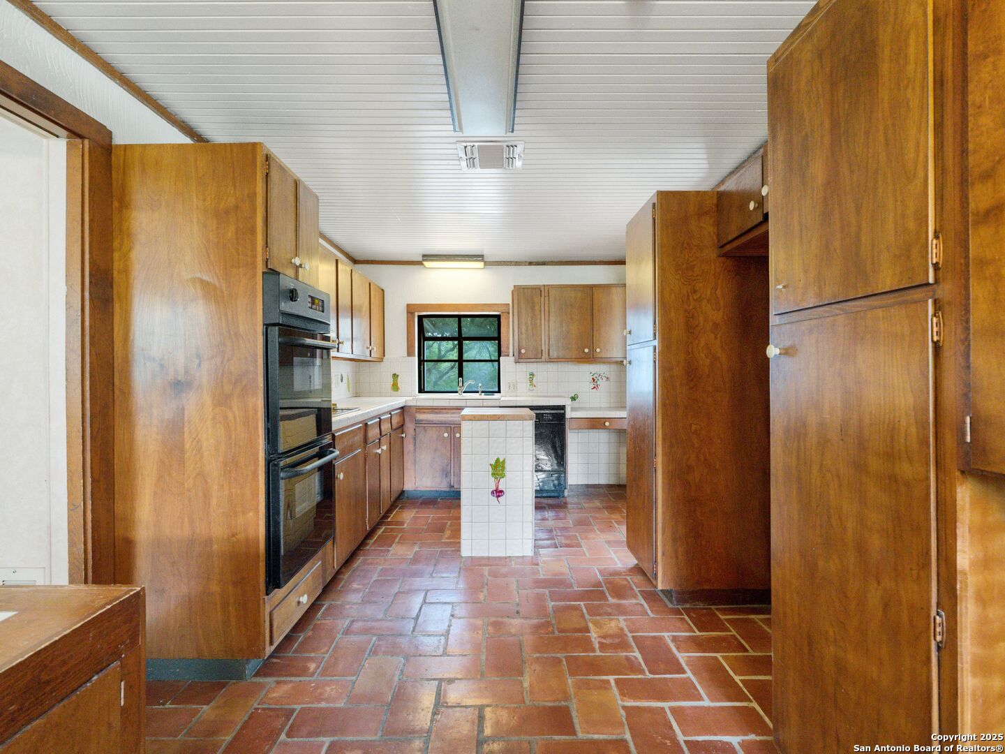 100 Tomahawk Trail San Antonio TX 78232