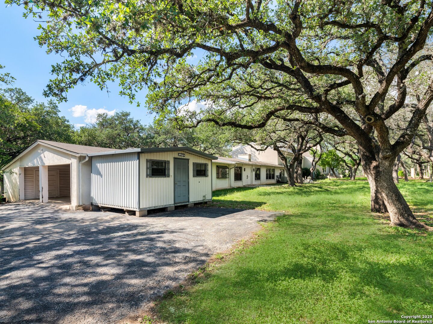 100 Tomahawk Trail San Antonio TX 78232