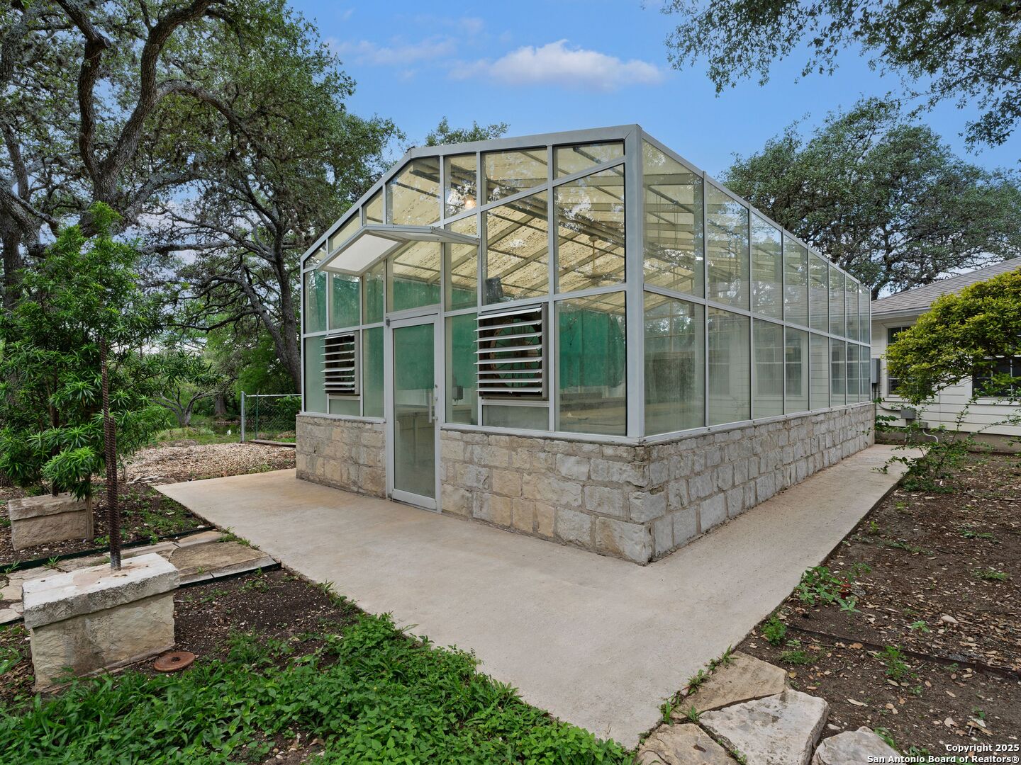 100 Tomahawk Trail San Antonio TX 78232