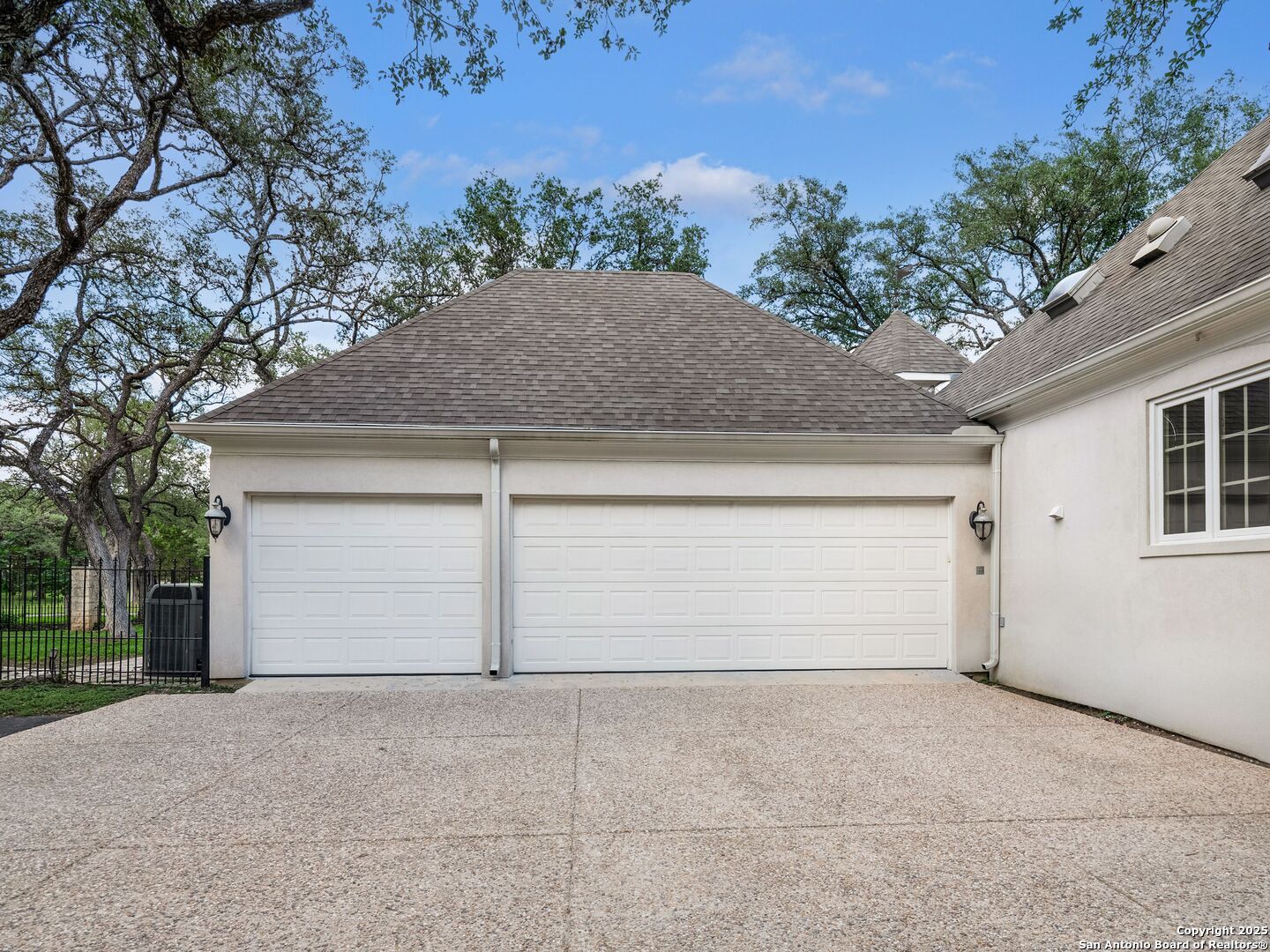 100 Tomahawk Trail San Antonio TX 78232