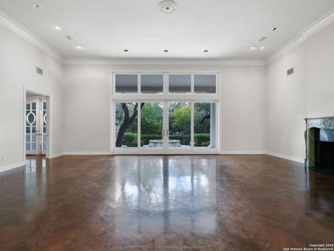 100 Tomahawk Trail San Antonio TX 78232