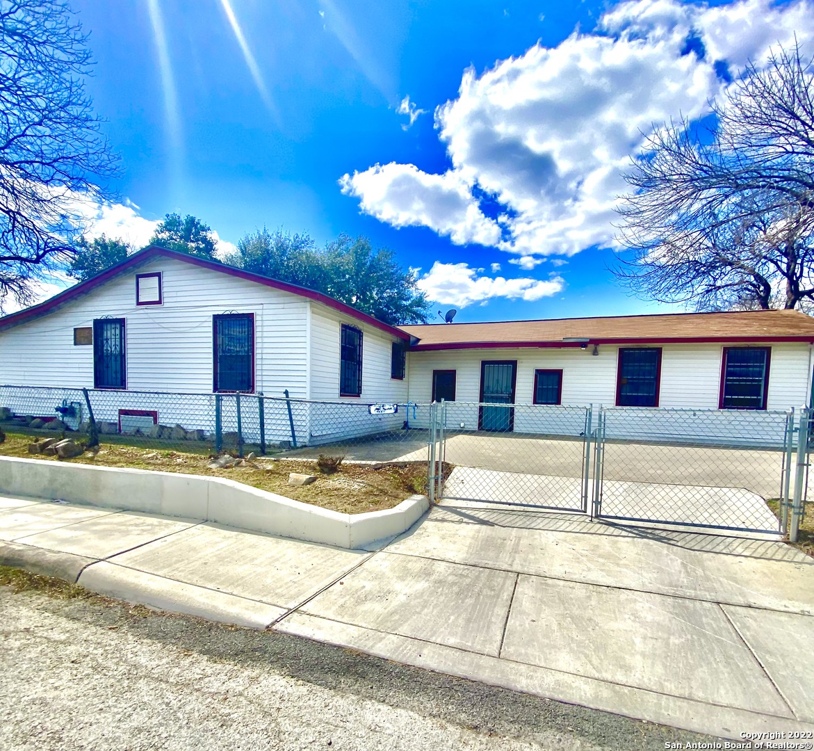 703 Milvid Avenue San Antonio TX 78211