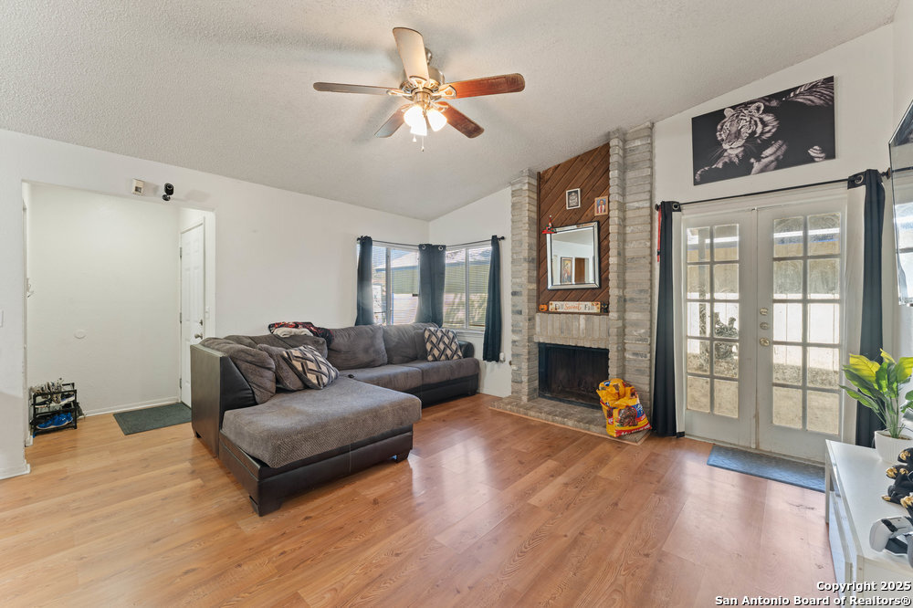 5936 Misty Glen San Antonio TX 78247