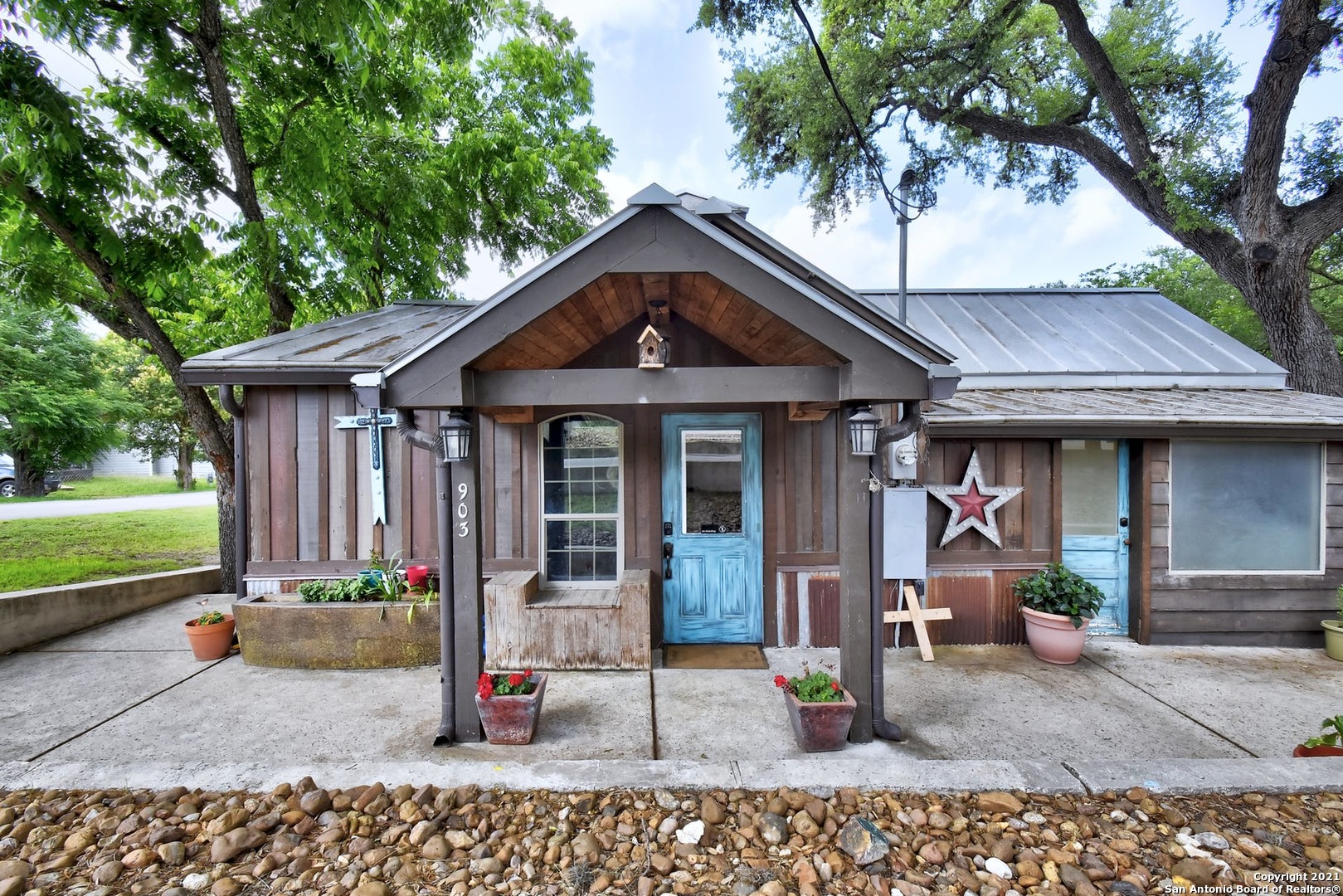 903 13th Street Bandera TX 78003