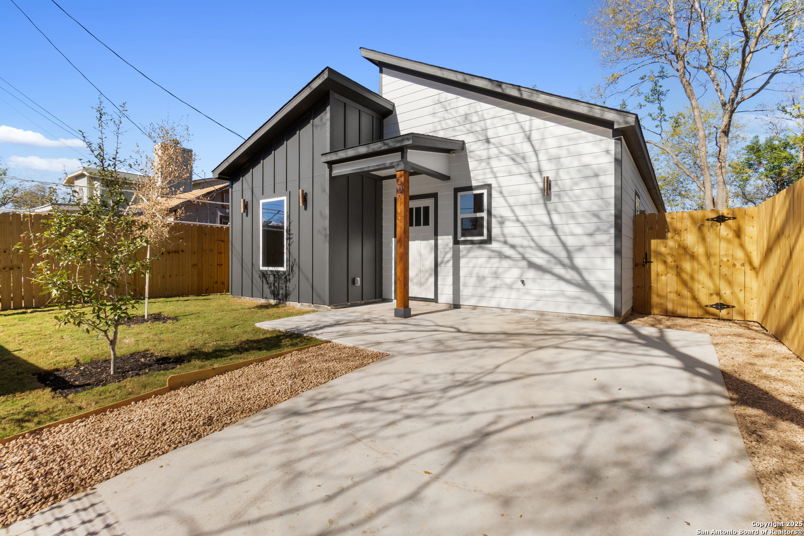 107 Calles Street San Antonio TX 78207