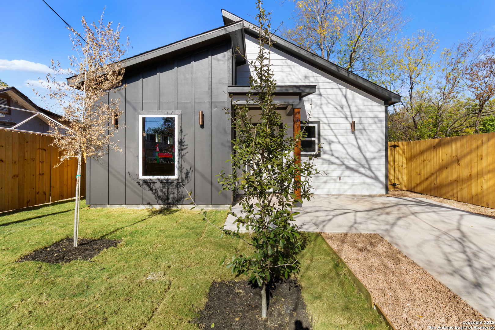 107 Calles Street San Antonio TX 78207