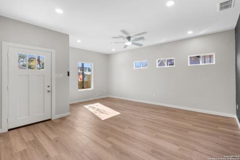 107 Calles Street San Antonio TX 78207