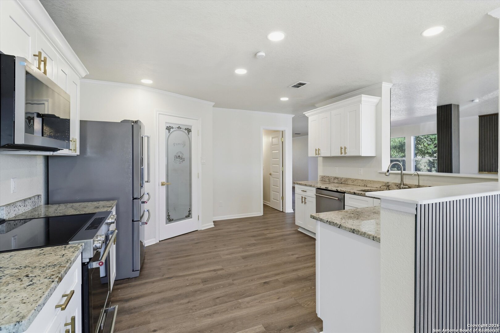4202 Waldon Pond San Antonio TX 78245