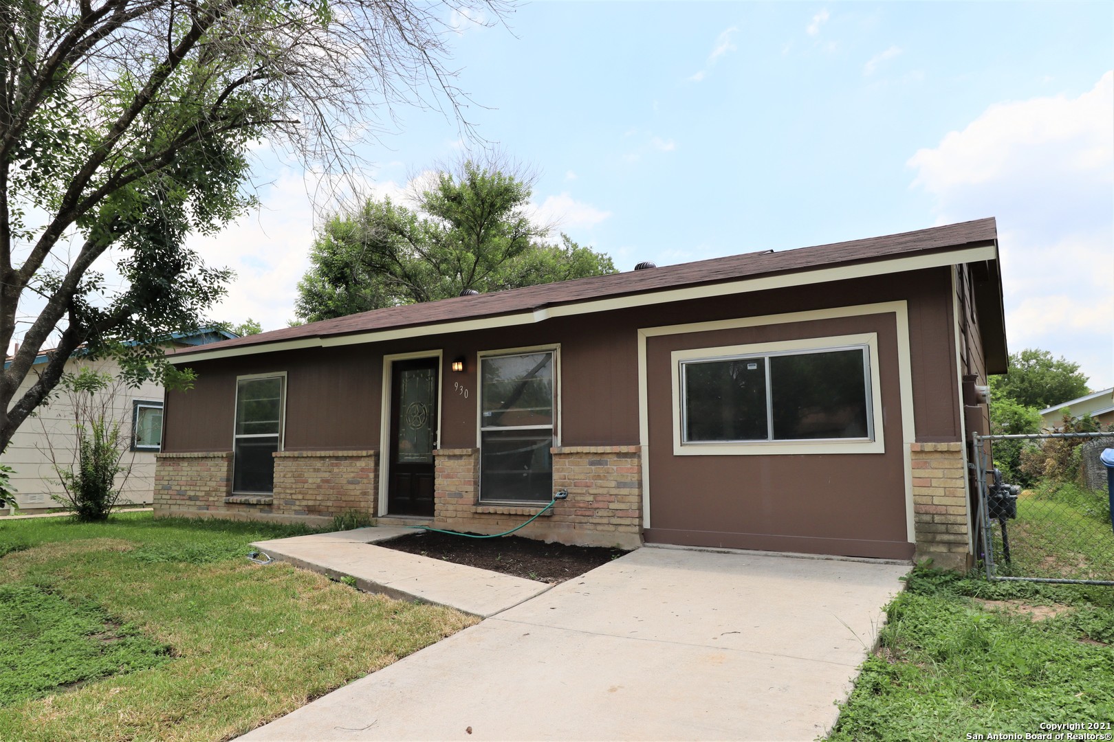 930 S Brownleaf Street San Antonio TX 78227