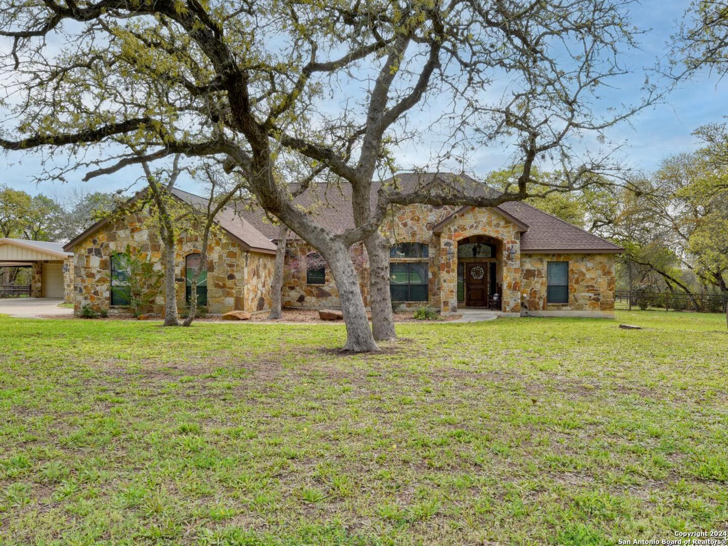 128 Legacy View La Vernia TX 78121
