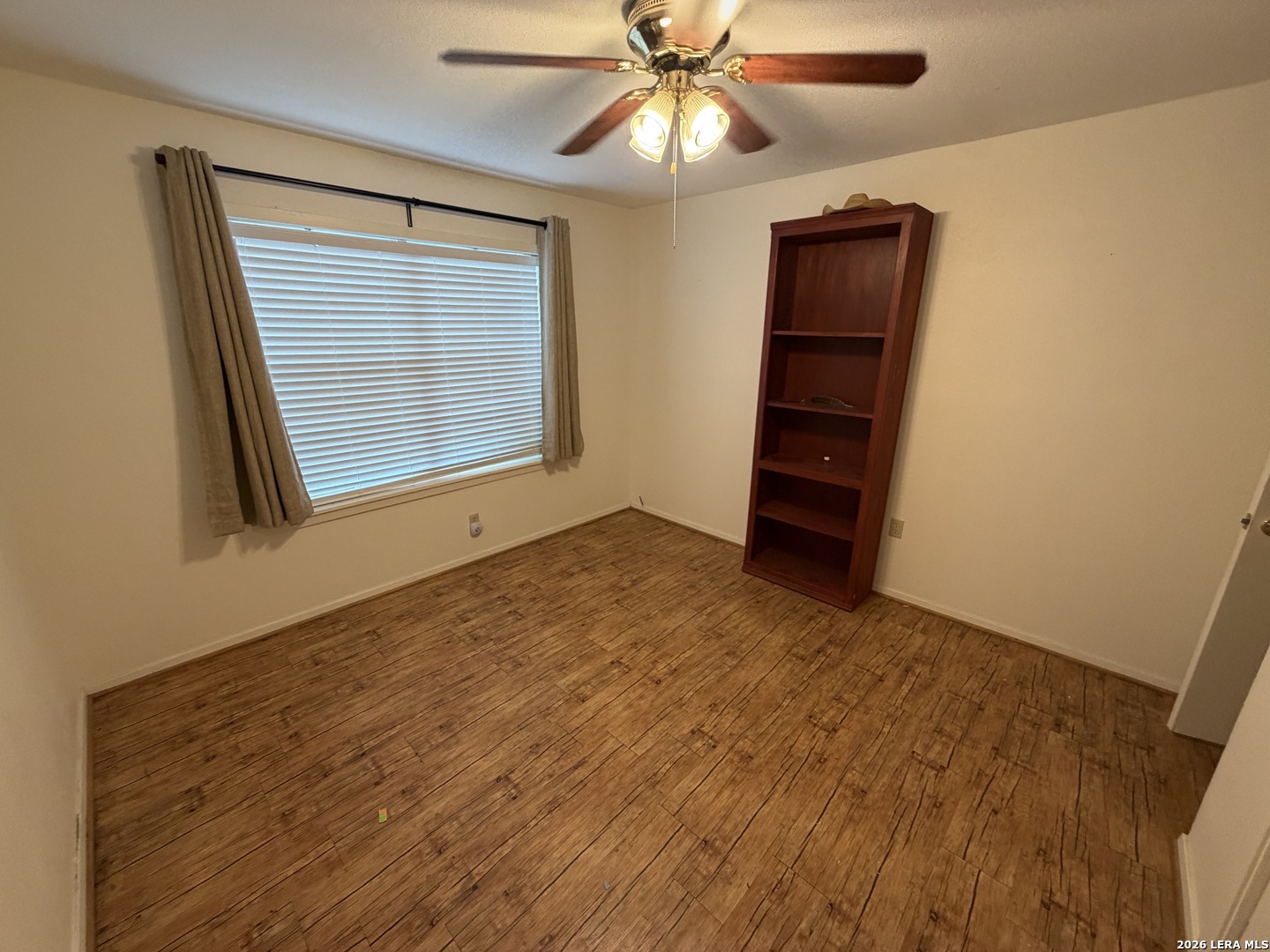 208 S Caves Three Rivers TX 78071