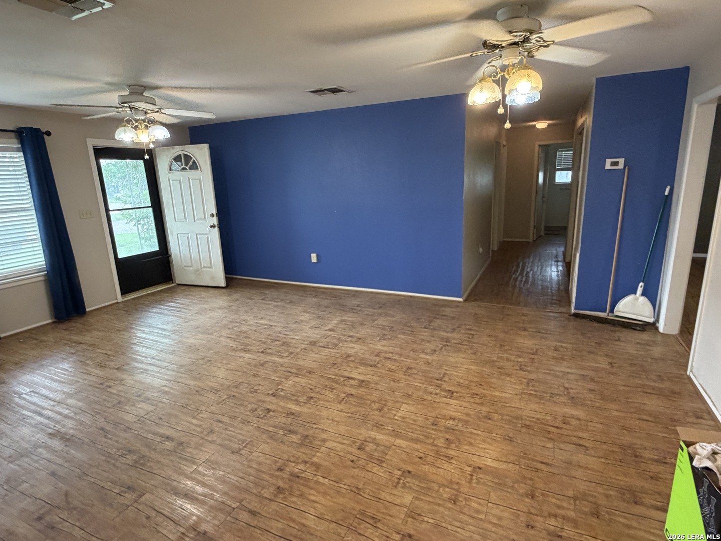 208 S Caves Three Rivers TX 78071