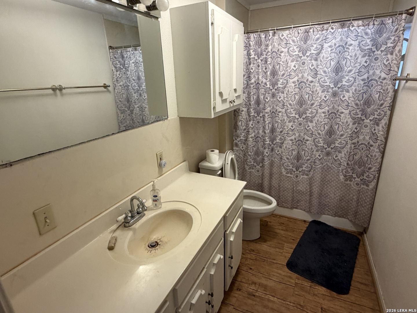 208 S Caves Three Rivers TX 78071