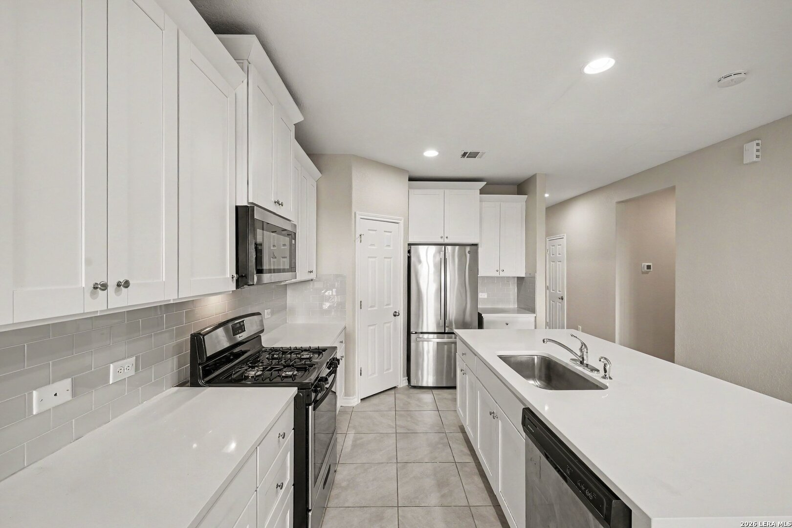 8822 White Crown San Antonio TX 78254