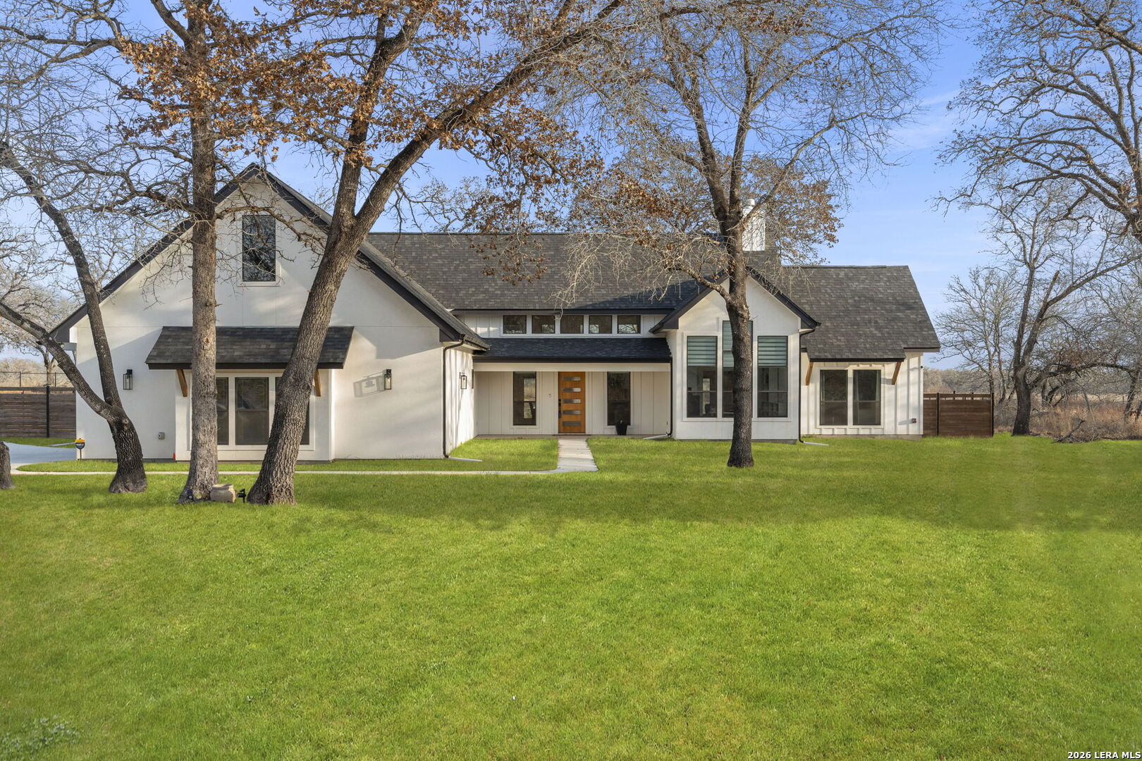 200 Oak Fields Dr., Floresville TX 78114