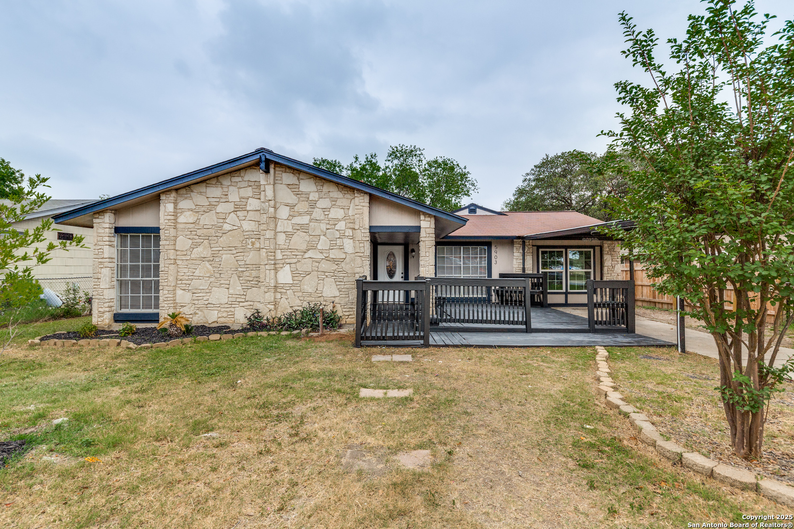 5930 Midcrown Drive San Antonio TX 78218