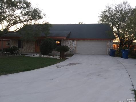 329 Yorktown Pleasanton TX 78064