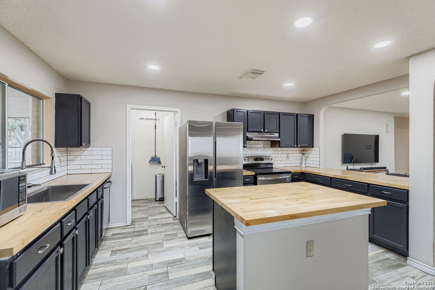 8614 Cross Spring San Antonio TX 78251