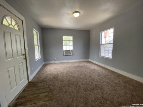 809 Kayton Avenue San Antonio TX 78210