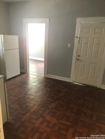 809 Kayton Avenue San Antonio TX 78210