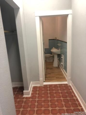 809 Kayton Avenue San Antonio TX 78210