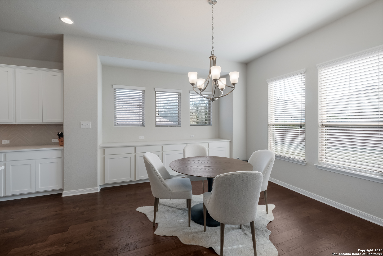 1610 Nightshade San Antonio TX 78260