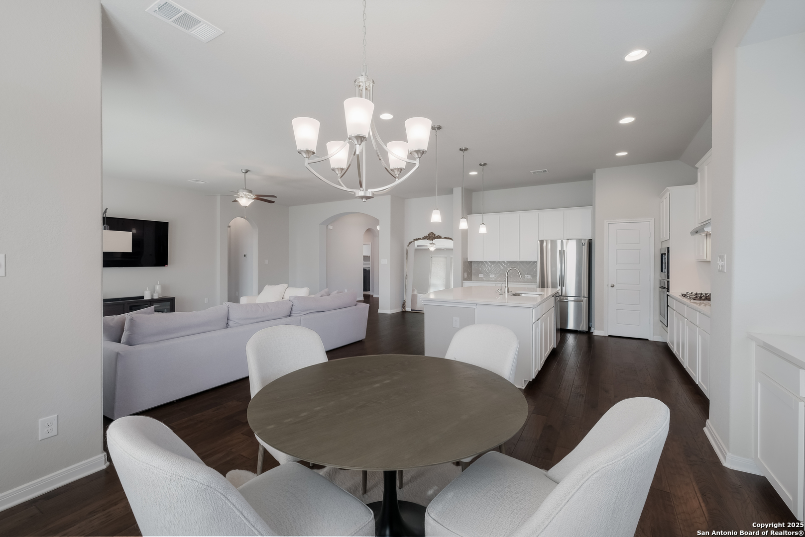 1610 Nightshade San Antonio TX 78260