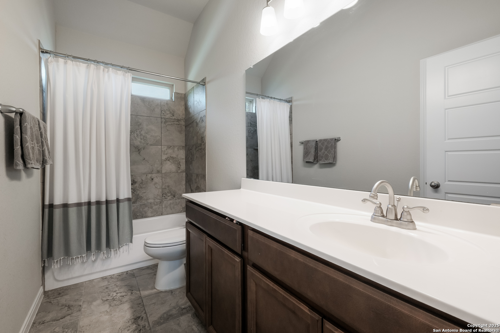 1610 Nightshade San Antonio TX 78260