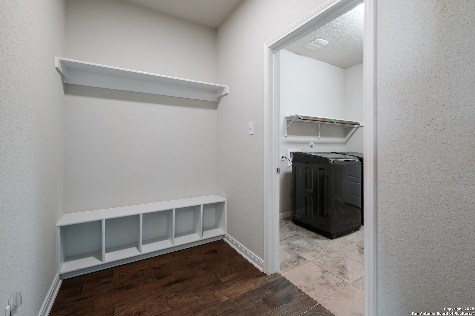 1610 Nightshade San Antonio TX 78260