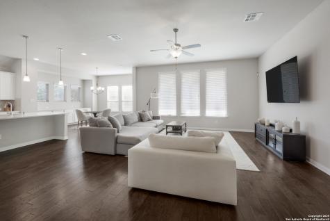 1610 Nightshade San Antonio TX 78260